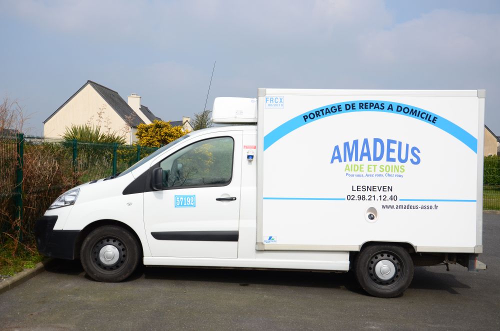 Camion Portage de Repas AMADEUS Aide et Soins 